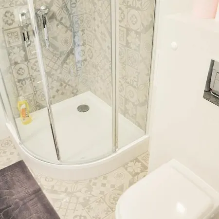 Halo Centre Hostel *