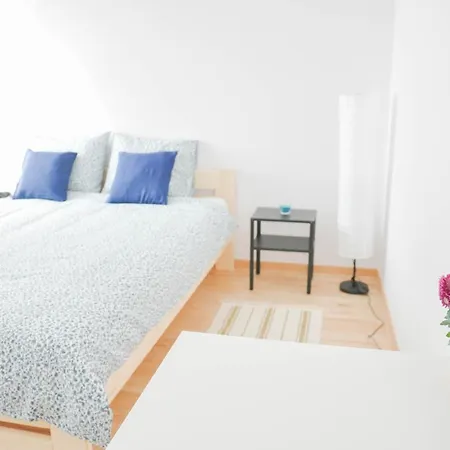 بيت شباب Halo Centre *